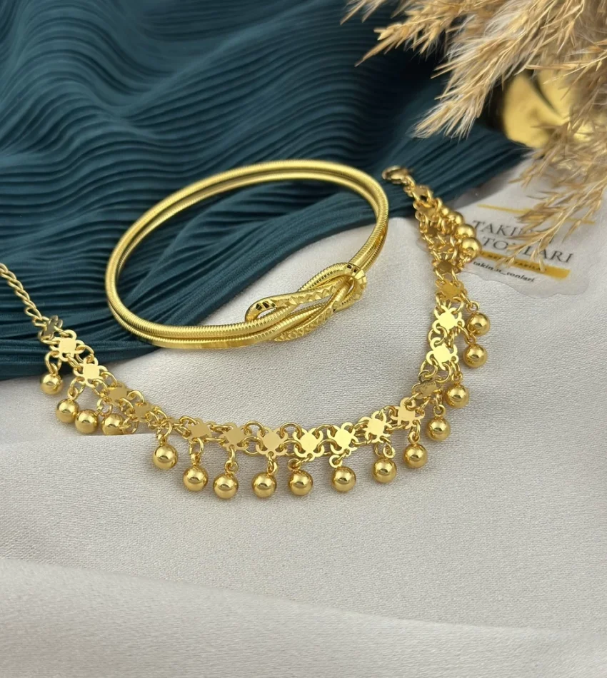 22 Ayar Kişniş ve Düğüm Ajda Kombini