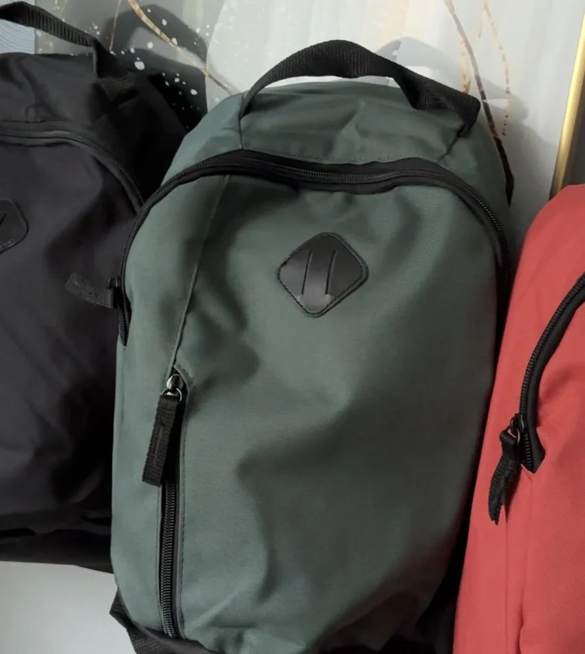 Haki Yeşil Orta Boy Sırt Çantası