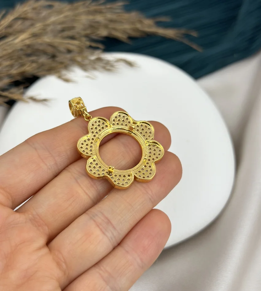 22 Ayar Yonca Çeyreklik Kolye Ucu