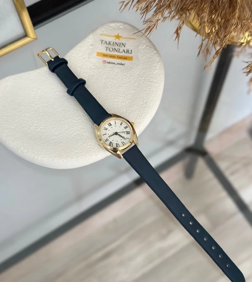 Lacivert Deri Kordon Yuvarlak-Köşeli Saat