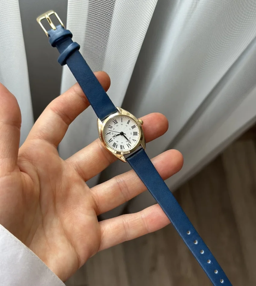 Lacivert Deri Kordon Yuvarlak-Köşeli Saat