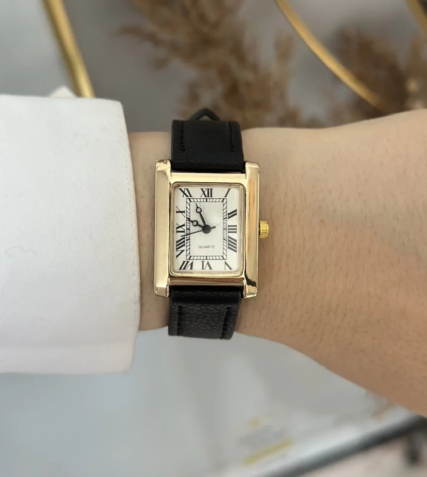 Siyah Deri Kordon Dikdörtgen Saat