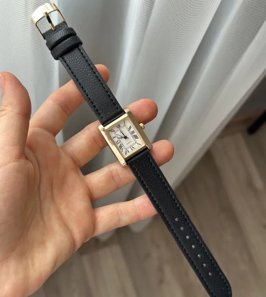 Siyah Deri Kordon Dikdörtgen Saat