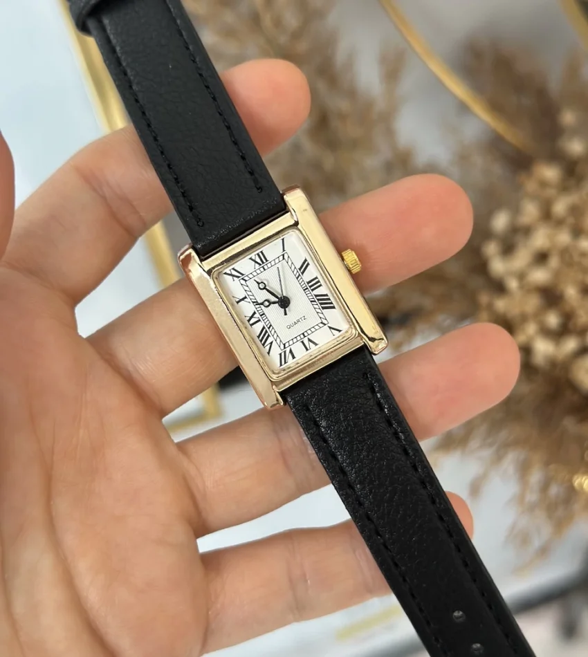 Siyah Deri Kordon Dikdörtgen Saat