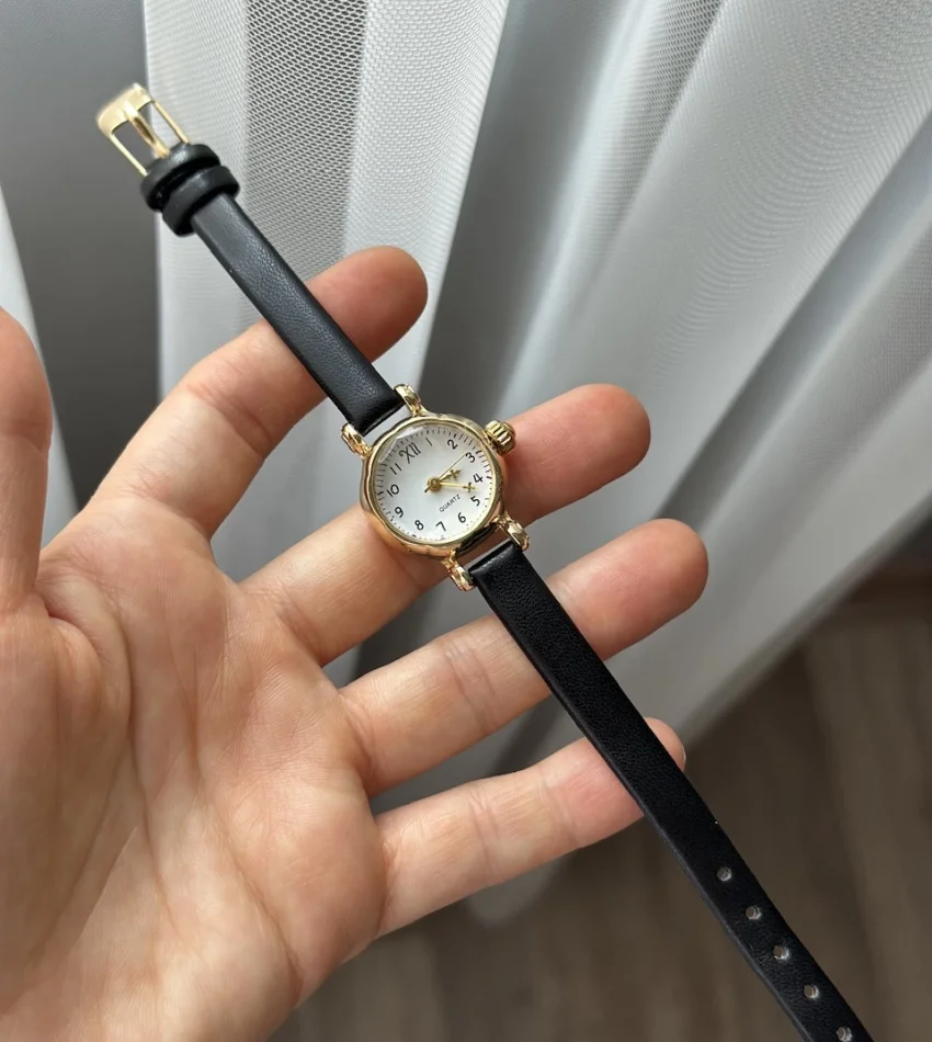 Siyah Deri Kordon Zarif Yuvarlak Saat