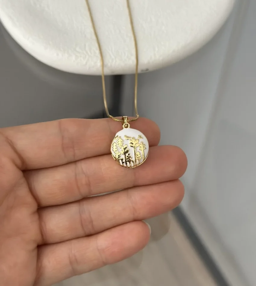 Beyaz Mineli Kuşlu Açılır Kapaklı Kolye (40+5 cm)