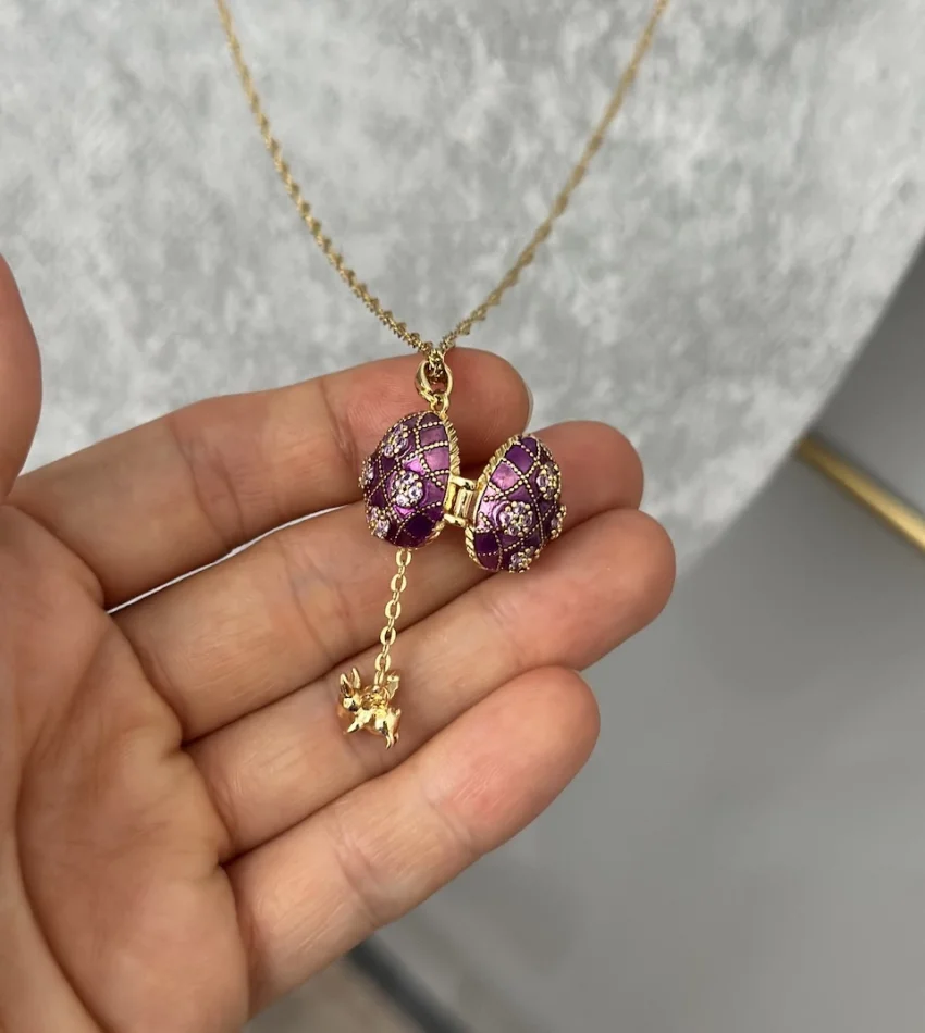 Mineli Mor Taşlı İşçilikli Sallantılı Açılır Kapaklı Kolye 50+5 cm)