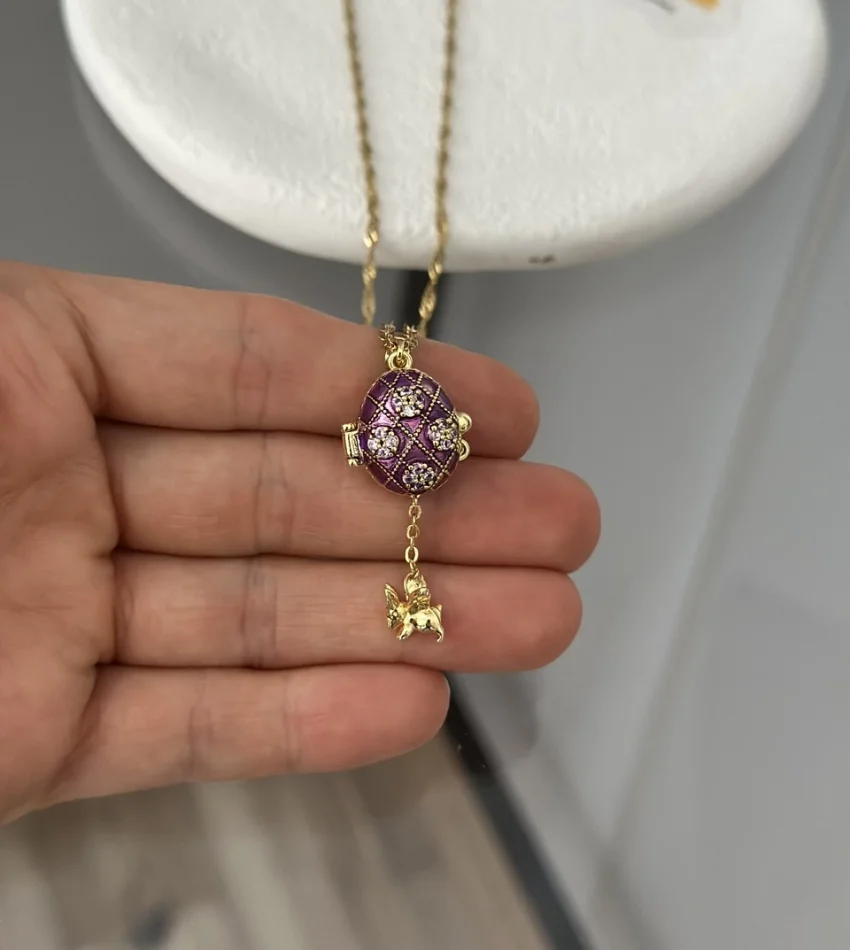 Mineli Mor Taşlı İşçilikli Sallantılı Açılır Kapaklı Kolye 50+5 cm)