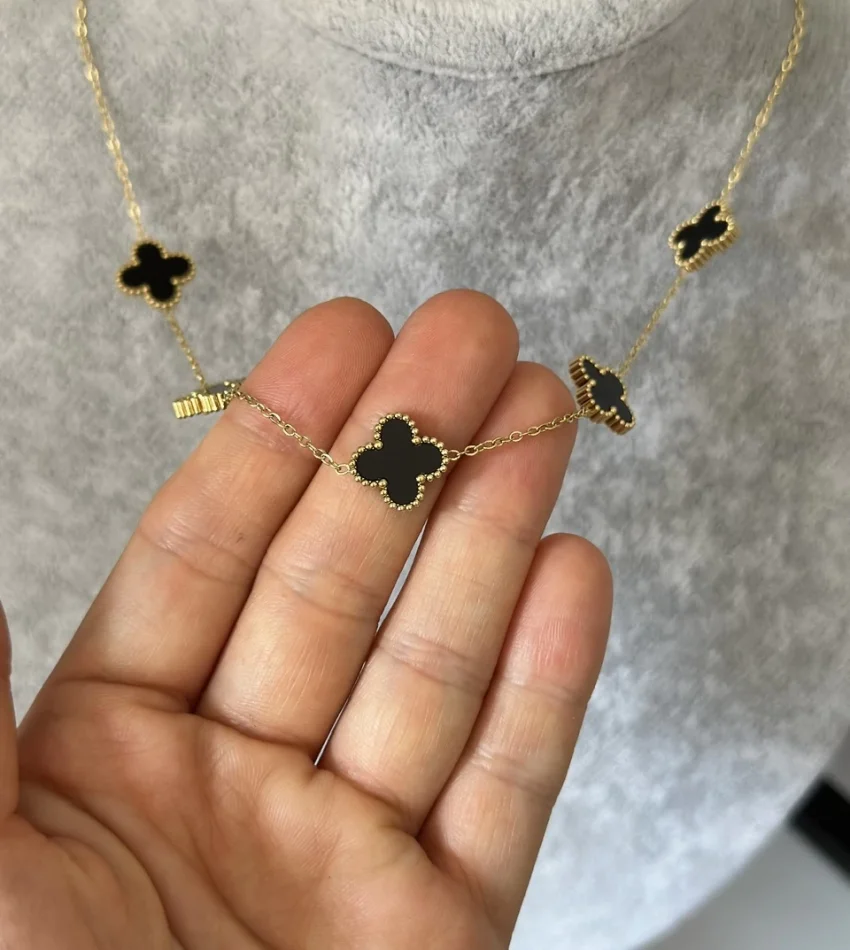 Çelik Marka Model Siyah Yonca Kolye (40+5 cm)