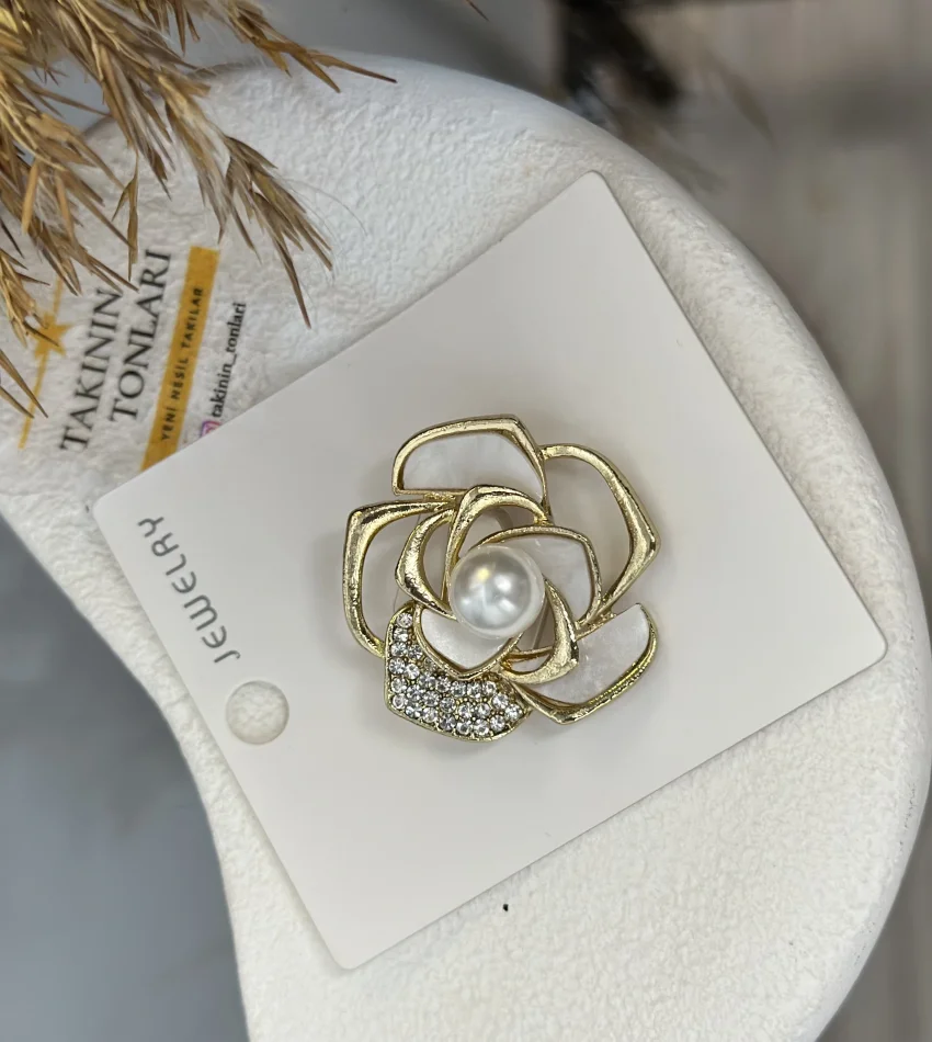 Gold İncili Taşlı Gül Broş