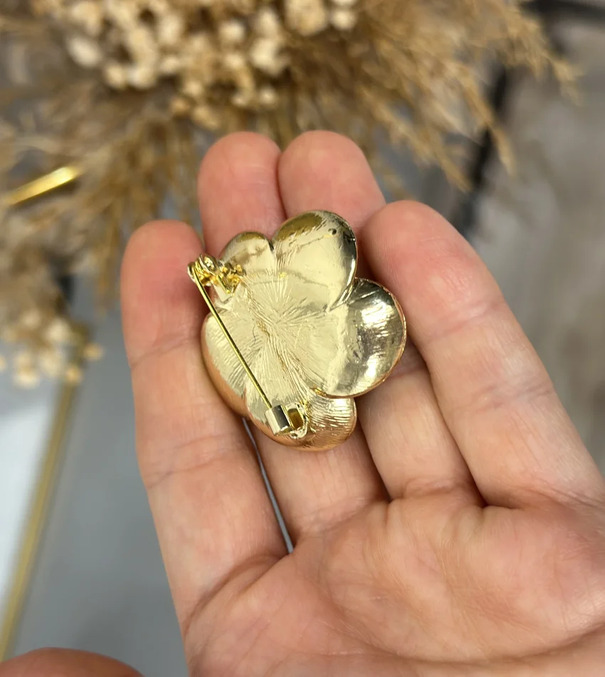 Üç Boyutlu Siyah Gül Broş