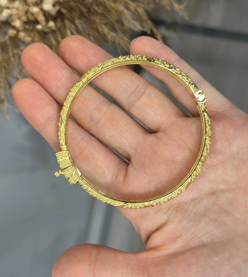 22 Ayar Hint İşi Kelepçe Bilezik (İç Çapı 6.2 cm)