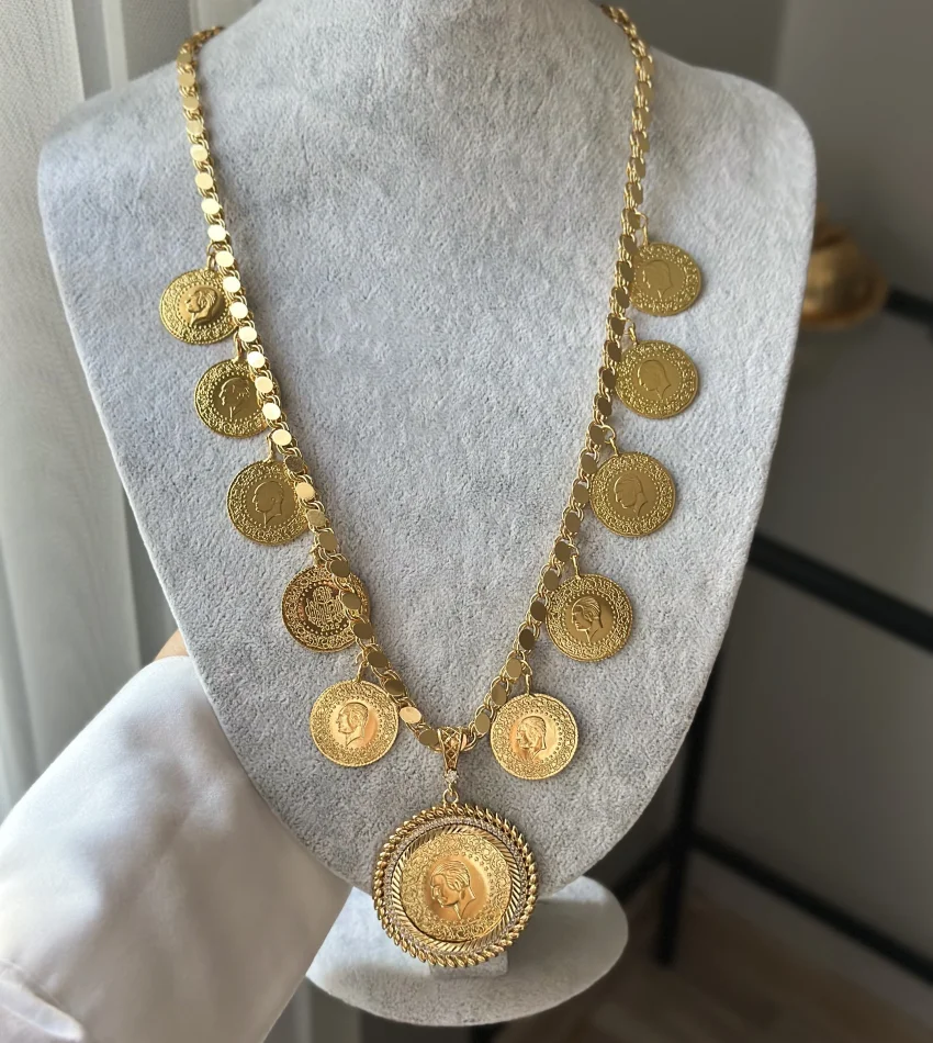 22 Ayar Arpa Kolyeli 10 Yarım-Çerçeveli 1 Tam Kolye (60 cm)