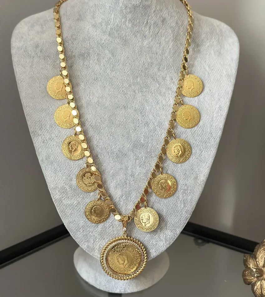 22 Ayar Arpa Kolyeli 10 Yarım-Çerçeveli 1 Tam Kolye (60 cm)