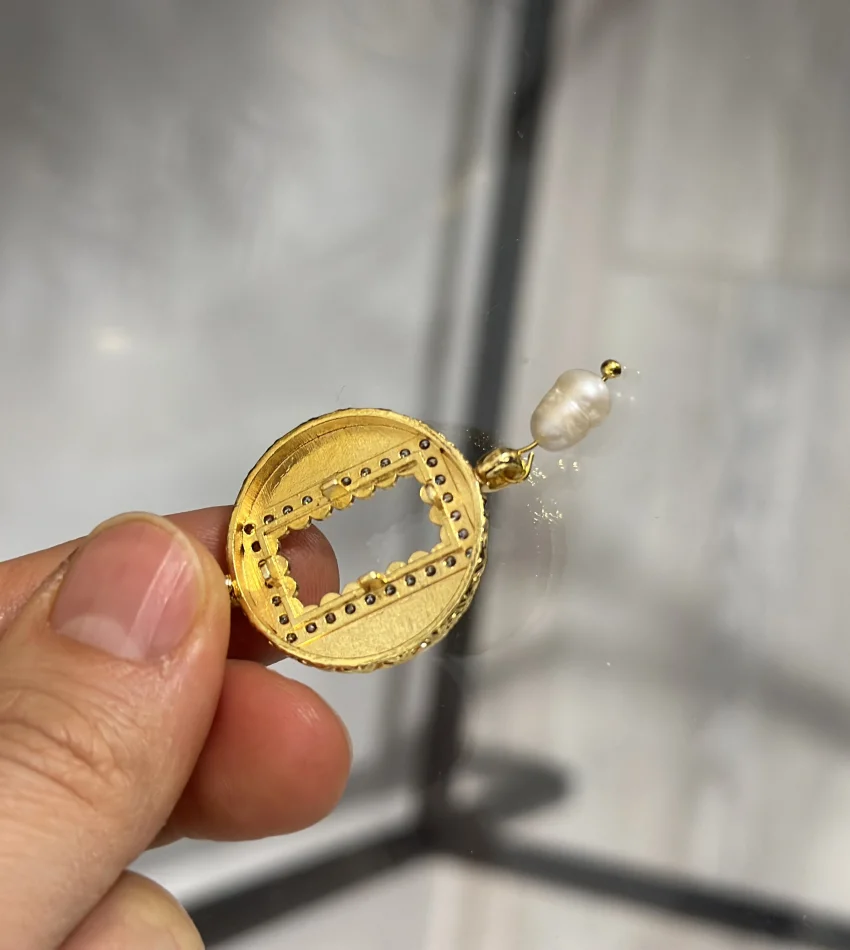 Gram Altınlık İncili Yuvarlak Çerçeve