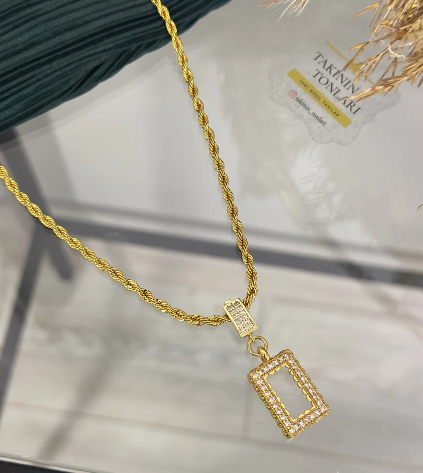 Dikdörtgen Gram Altınlık Burgu Kolye (60 cm)