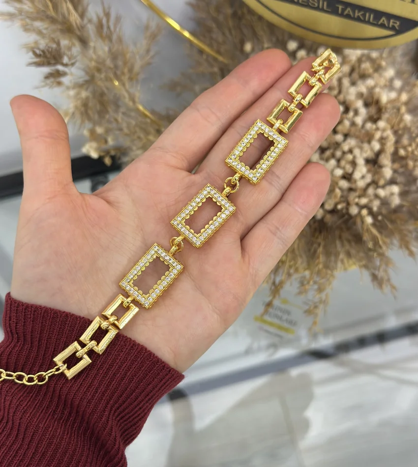 Üçlü Gram Altınlık Kare Zincirli Bileklik (16+5 cm)