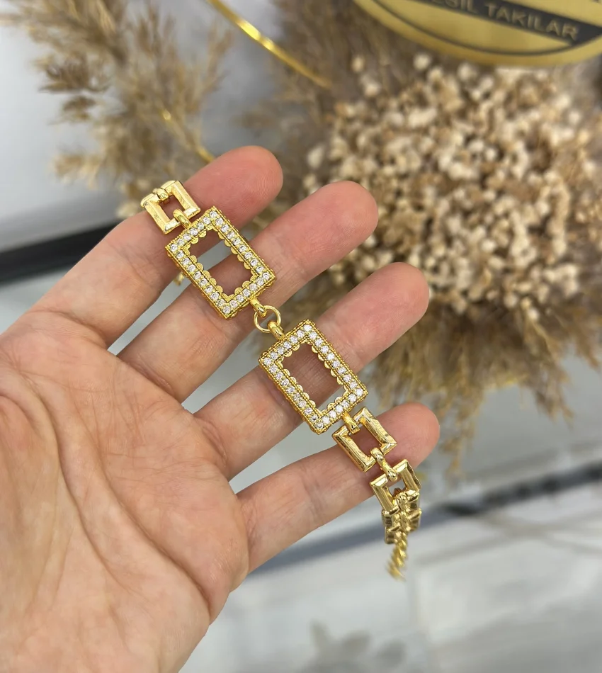 İki Gram Altınlık Kare Zincili Bileklik (16+5 cm)