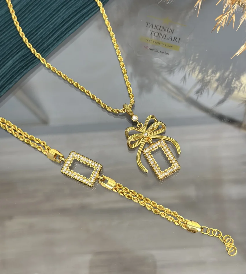 Gram Altınlık Fiyonklu Burgu Set