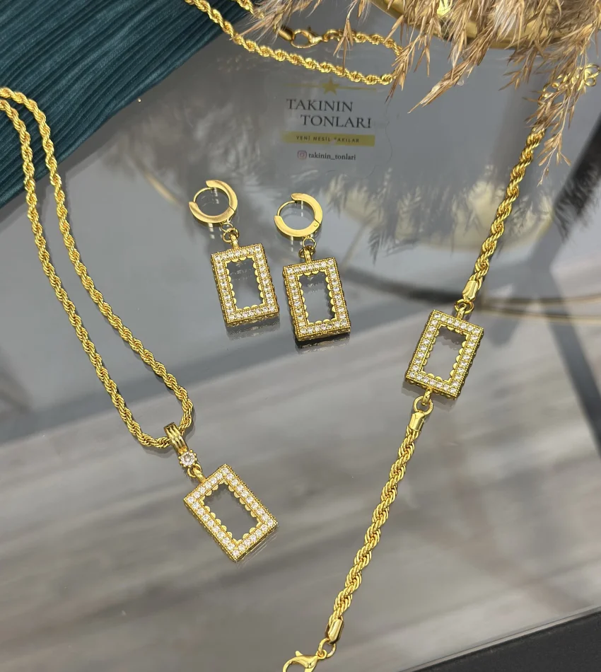 Gram Altınlık Küpeli Set (Kolye 65 cm)