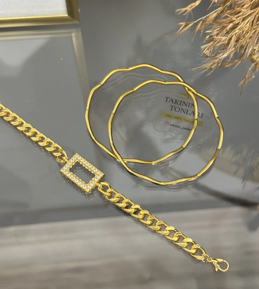 Gram Altınlık Kuyu Zincir-Zikzak Ajda Kombini