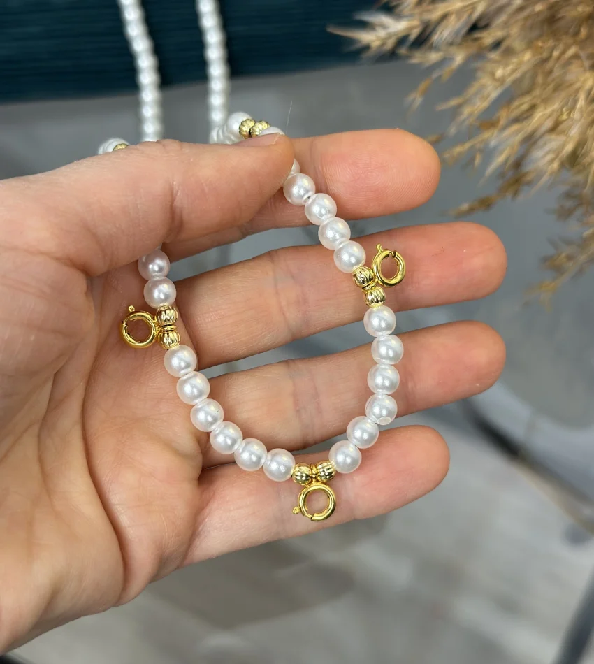 Dokuzu Bir Yerde Klipsli İncili Kolye (60 cm)