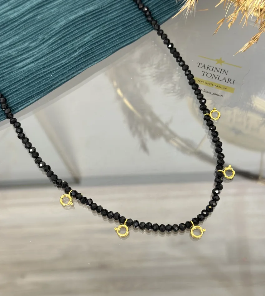 Beşi Bir Yerde Klipsli Siyah Kristal Boncuk Kolye (50 cm)
