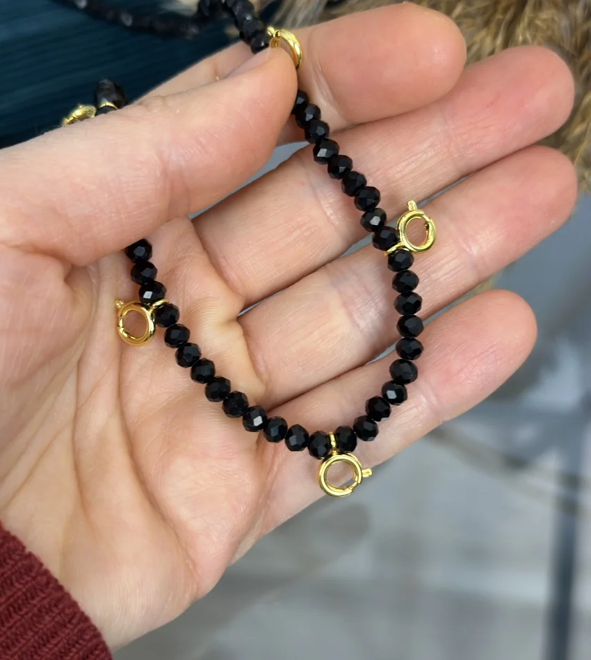 Yedisi Bir Yerde Klipsli Siyah Kristal Boncuk Kolye (50 cm)