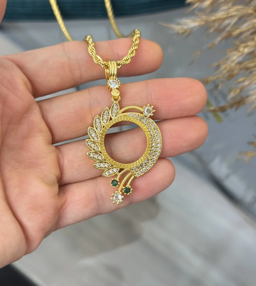 Çeyreklik Yeşil Taşlı Zarif Burgu Kolye (60 cm)