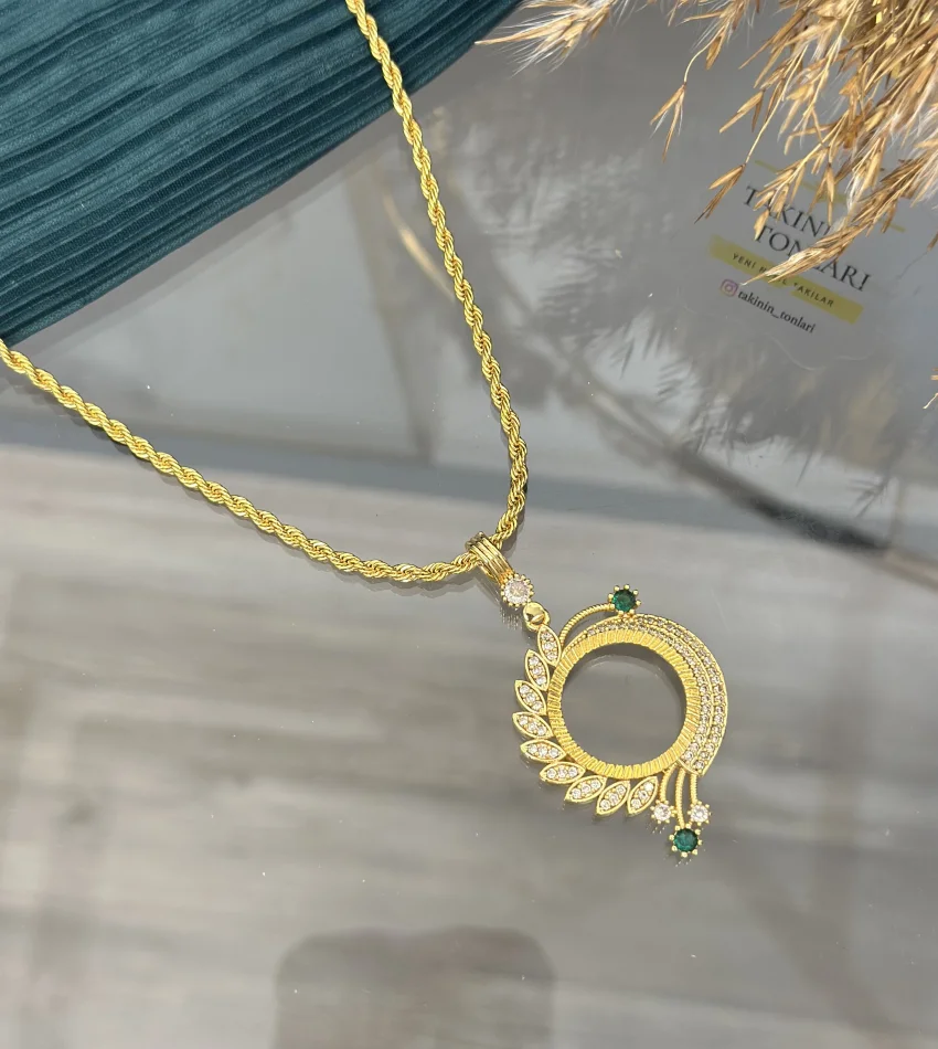 Yarım Altınlık Yeşil Taşlı Zarif Burgu Kolye (60 cm)