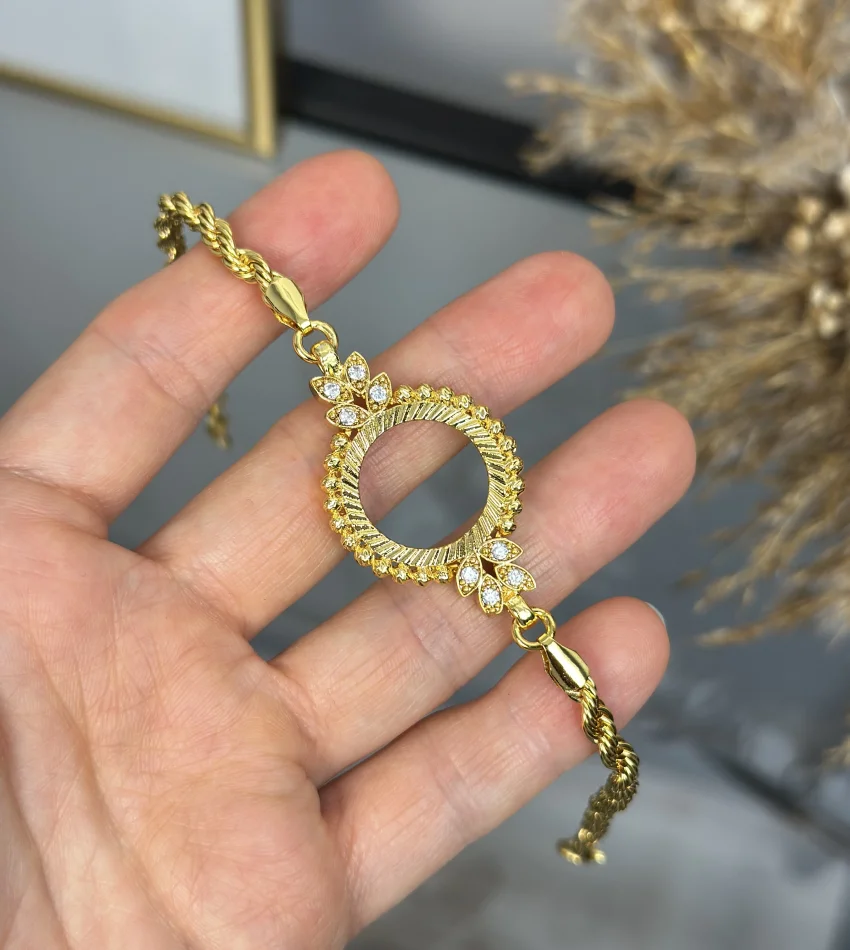 Çeyreklik Taşlı Yaprak Detaylı Burgu Bileklik