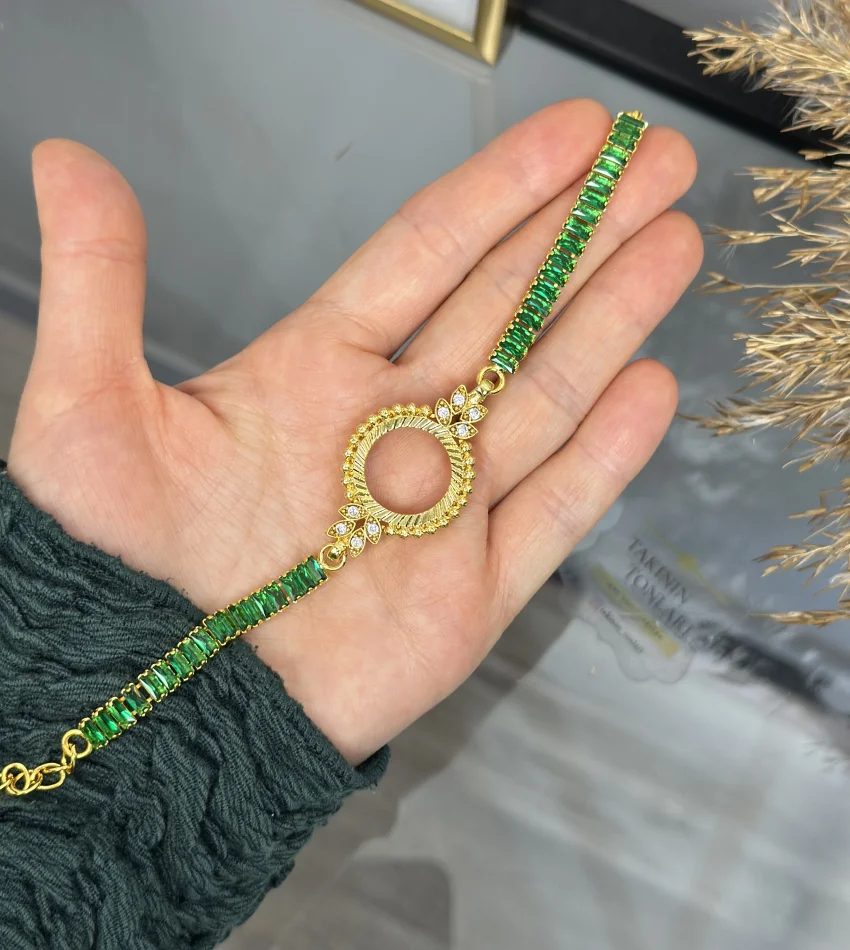Çeyreklik Yaprak Detaylı Yeşil Baget Bileklik