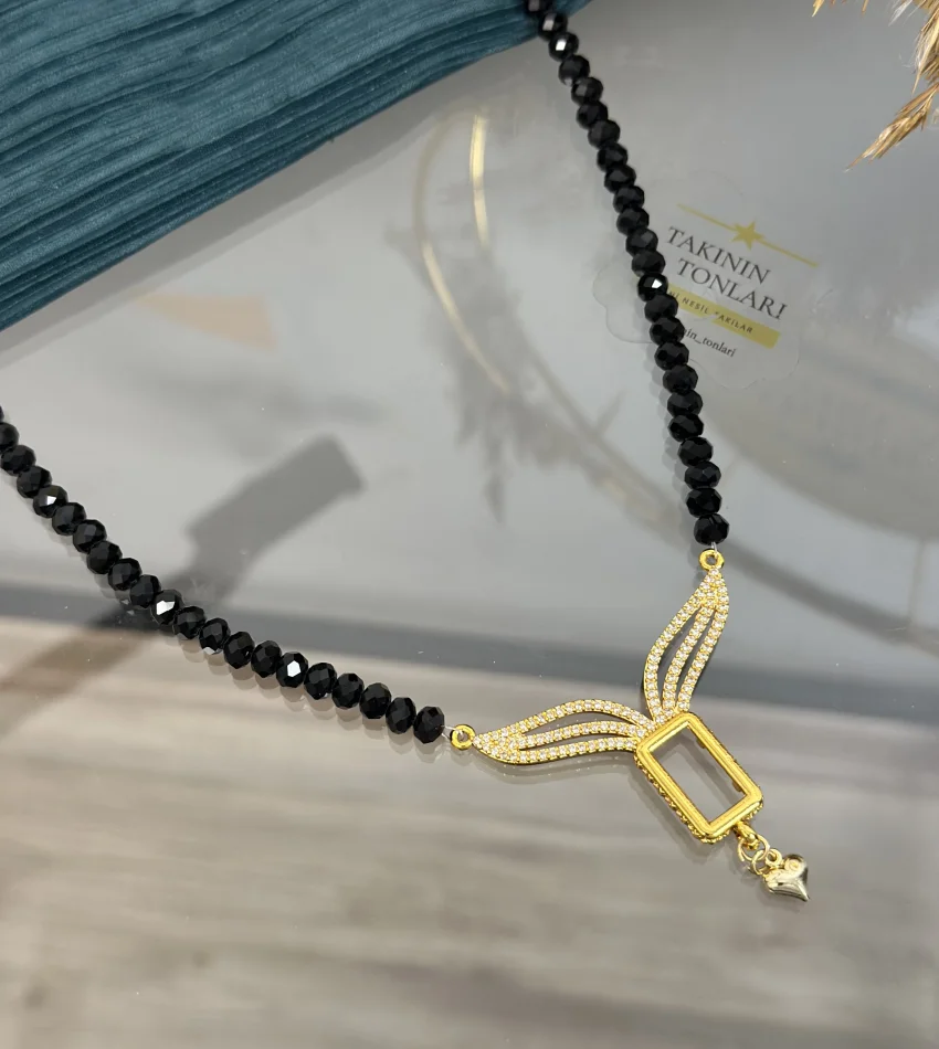 Gram Altınlık Tasarım Siyah Kristal Kolye (60 cm)