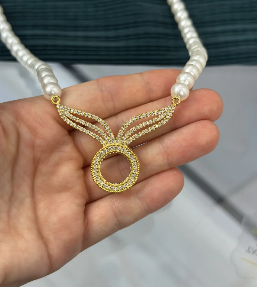 Çeyreklik Taşlı Tasarım İnci Kolye (55+5 cm)