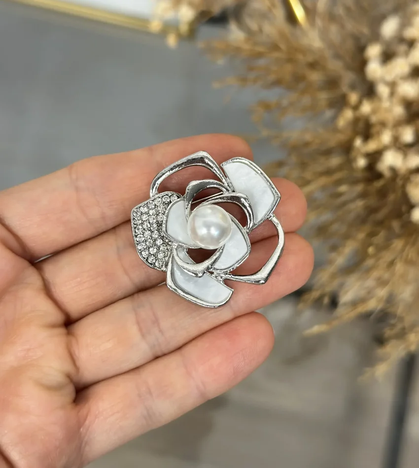 Gümüş Renk İncili Taşlı Gül Broş