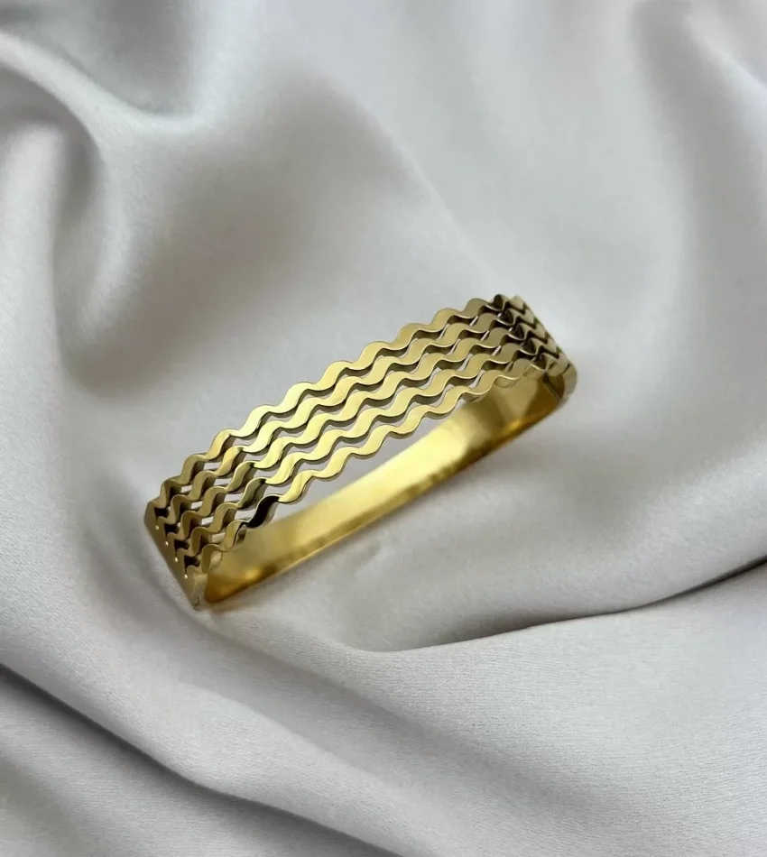 Dalgalı Geniş Kelepçe