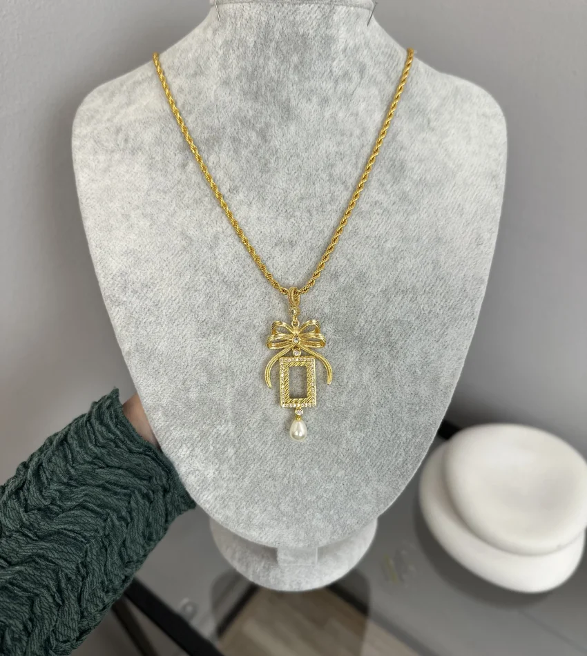 Gram Altınlık Fiyonklu İncili Burgu Set