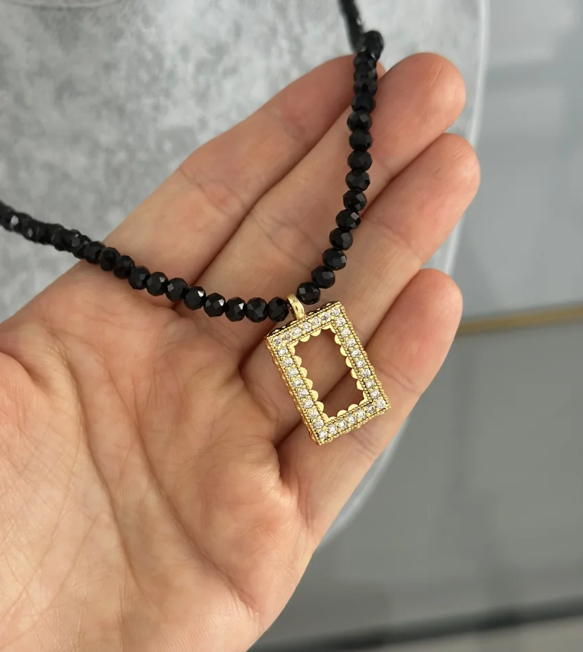 Siyah Kristal Boncuklu Gram Altınlık Kolye (60 cm)