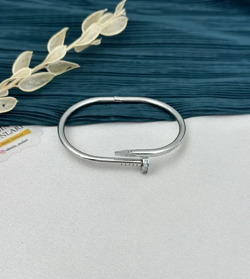 Gümüş Çivi Model Taşlı Kelepçe