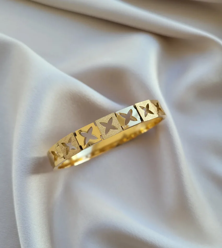 Kare Geçişli Lazer Kesim Kumlu Kelepçe