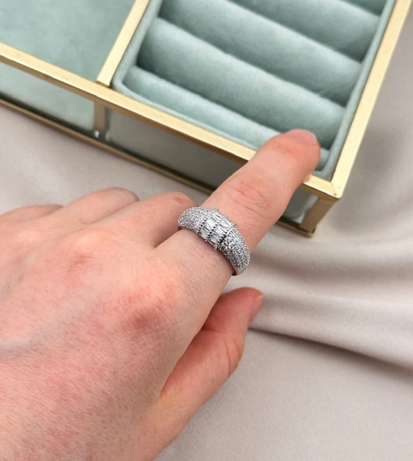 Oval Model Gümüş Taşlı İthal Vip Yüzük