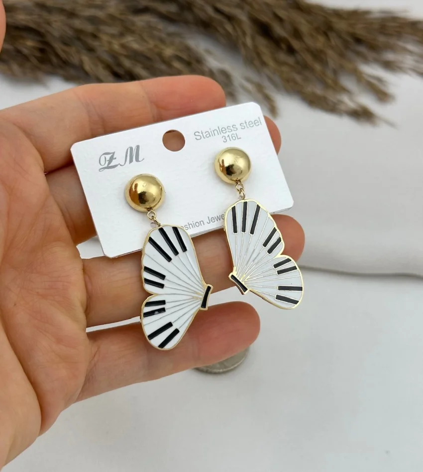 Tasarım Topçuklu Kanat Sallantılı Küpe