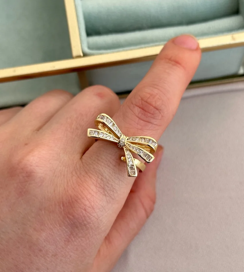 Taşlı Fiyonklu İthal Vip Yüzük