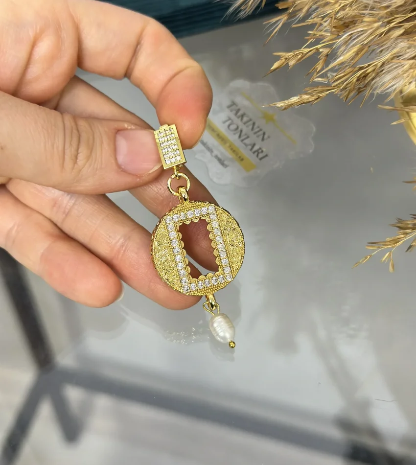 Yuvarlak Gram Altınlık Taşlı Dörtgen Klipsli Kolye Ucu