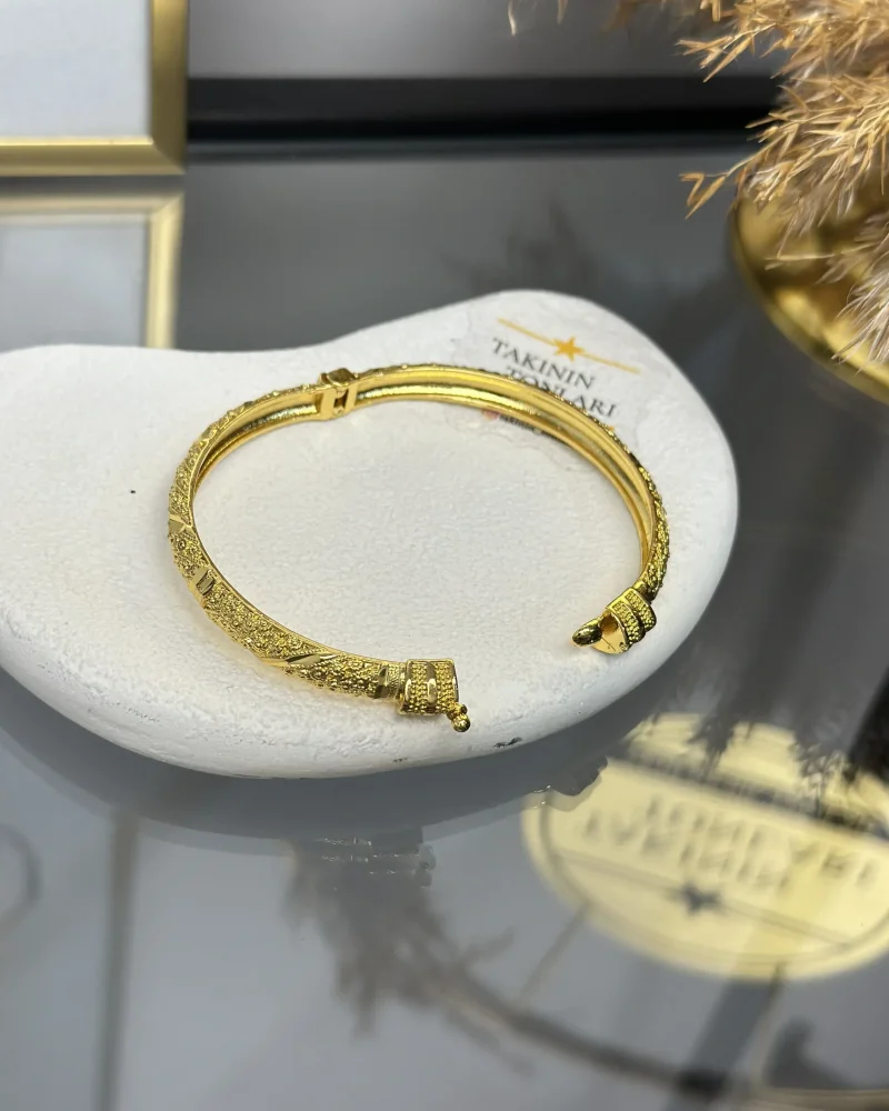 22 Ayar Hint İşi Kelepçe Bilezik (İç Çapı 6.2 cm)