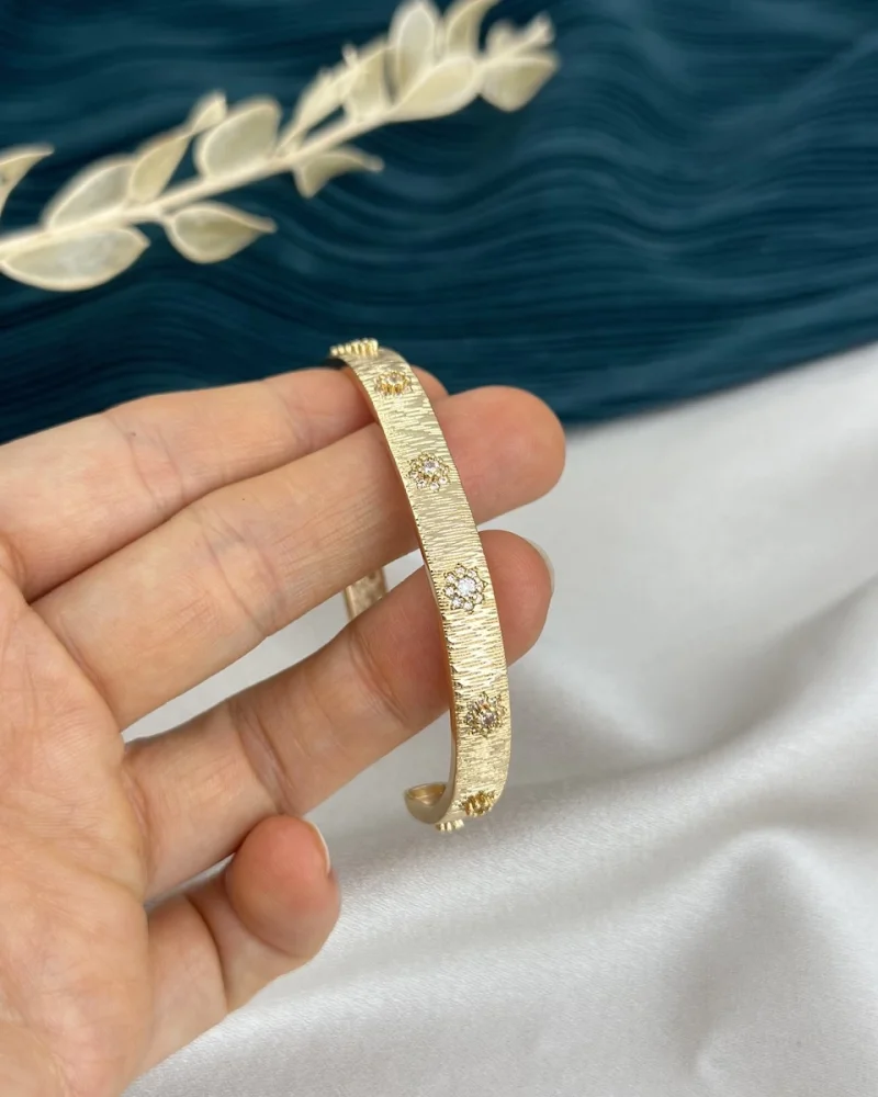 İthal Seri Bakır Tonda Taşlı Tasarım Kelepçe