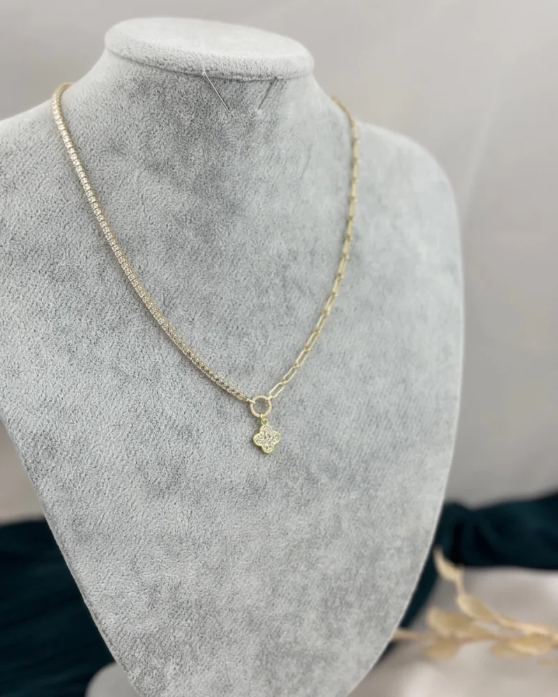 İthal Seri Yarım Suyolu Taşlı Yonca Detay Gold Kolye