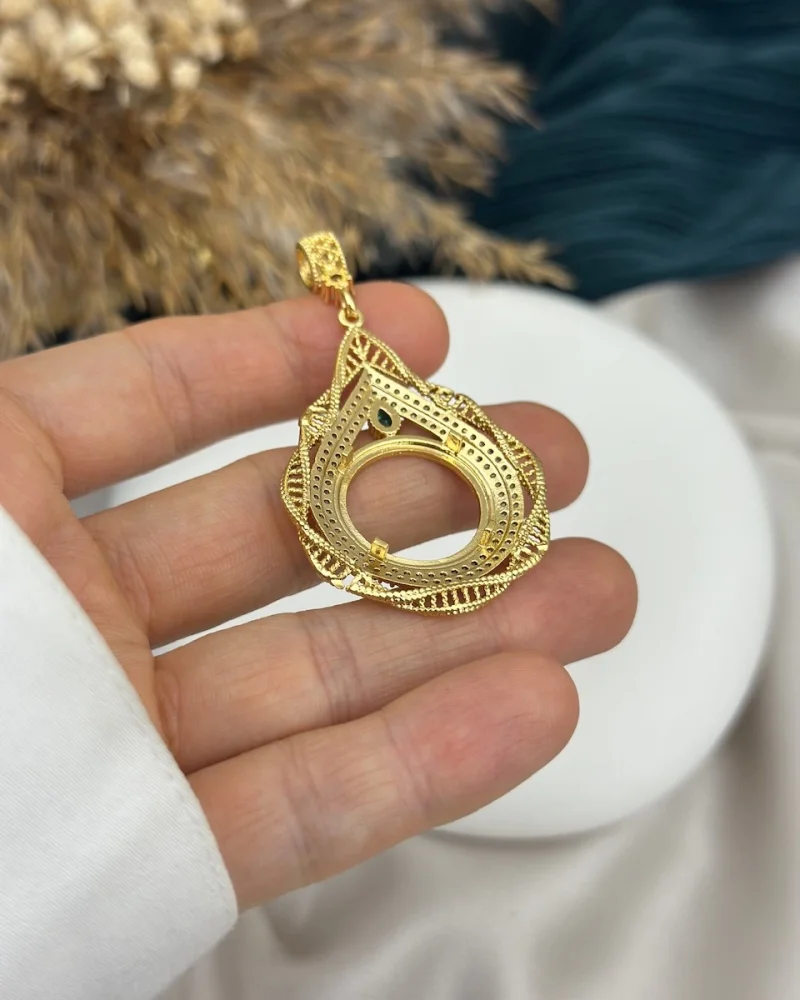 22 Ayar Yeşil Taşlı Damla Model Çeyreklik Sarmal Uç