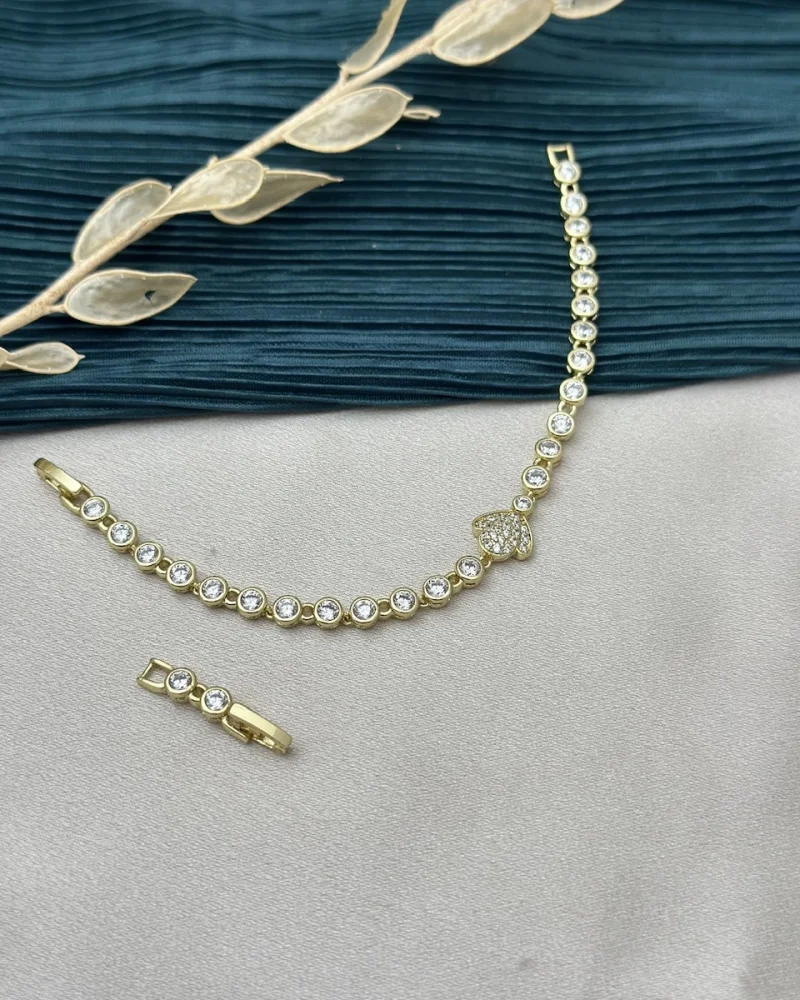 14K Gold Taşlı Çiçek Detay Vip Suyolu (17+2 cm)