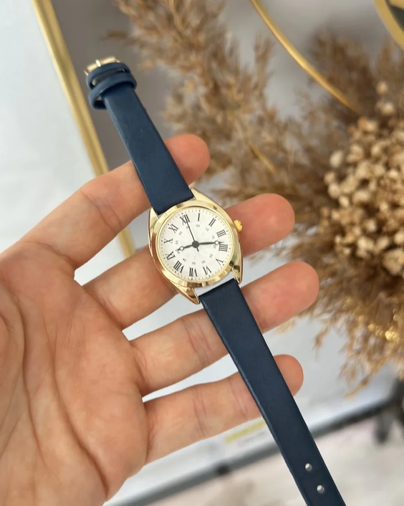 Lacivert Deri Kordon Yuvarlak-Köşeli Saat